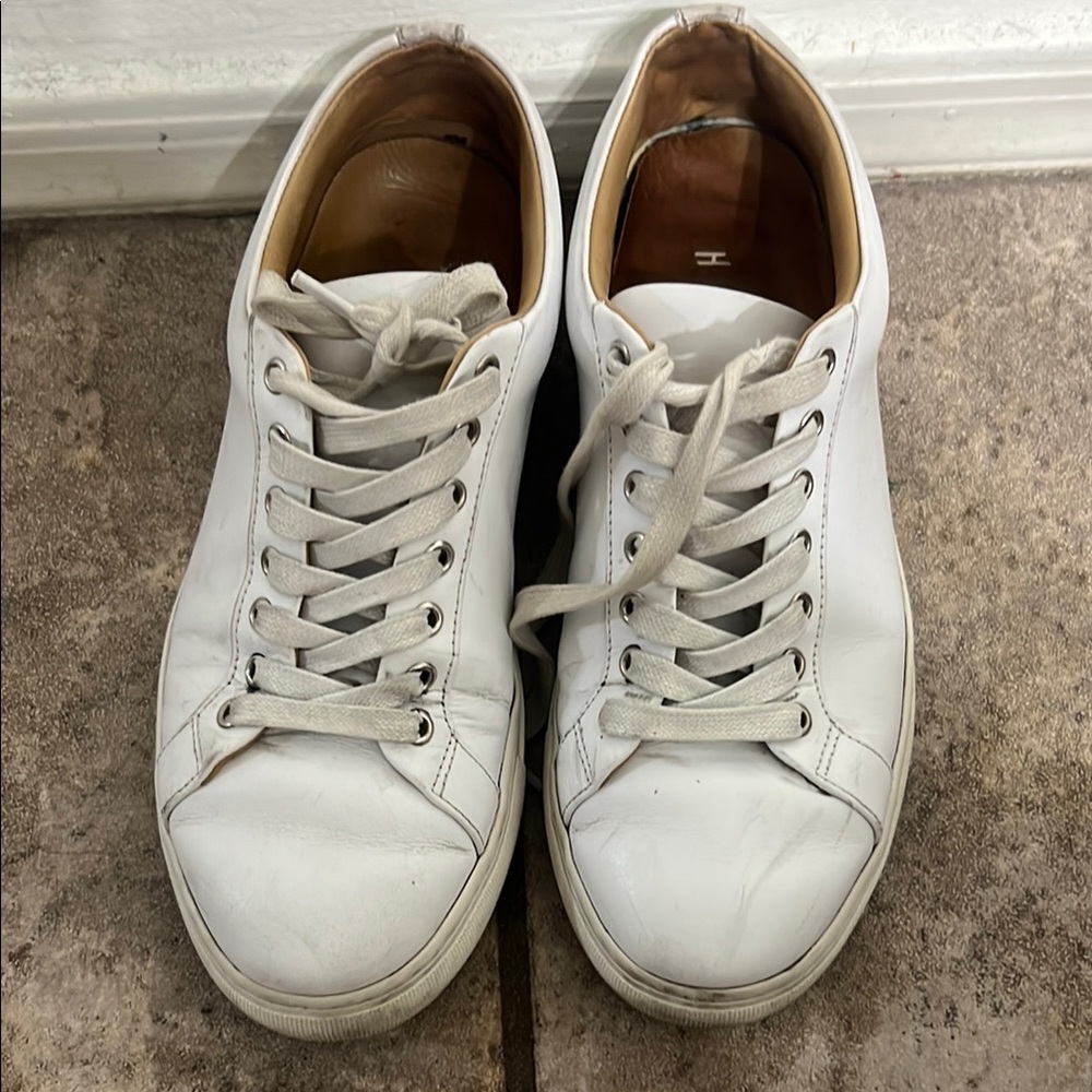 Classic White Leather Women’ Low-Top Sneakers